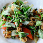 Cab Moo Pad Prig Thai Dum
