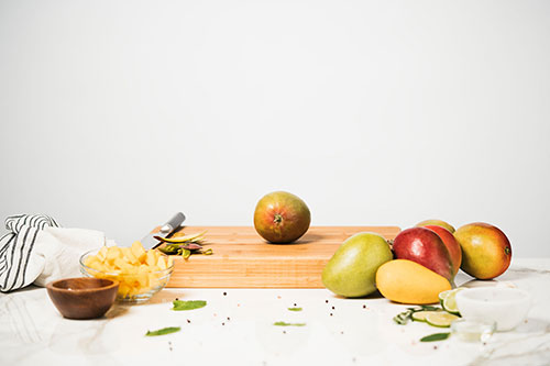 Mango_cutting-beauty