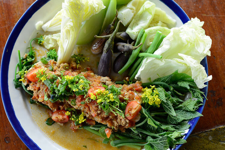 Pla Sturgeon Nam Prik Ong