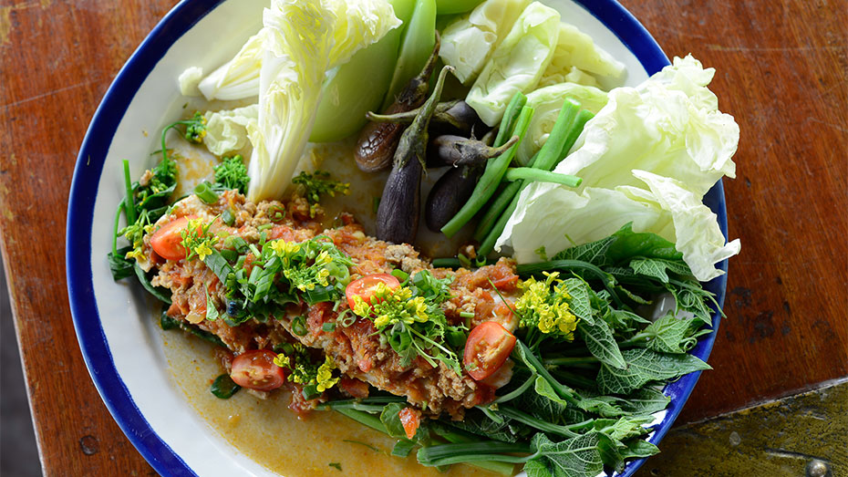 Pla Sturgeon Nam Prik Ong